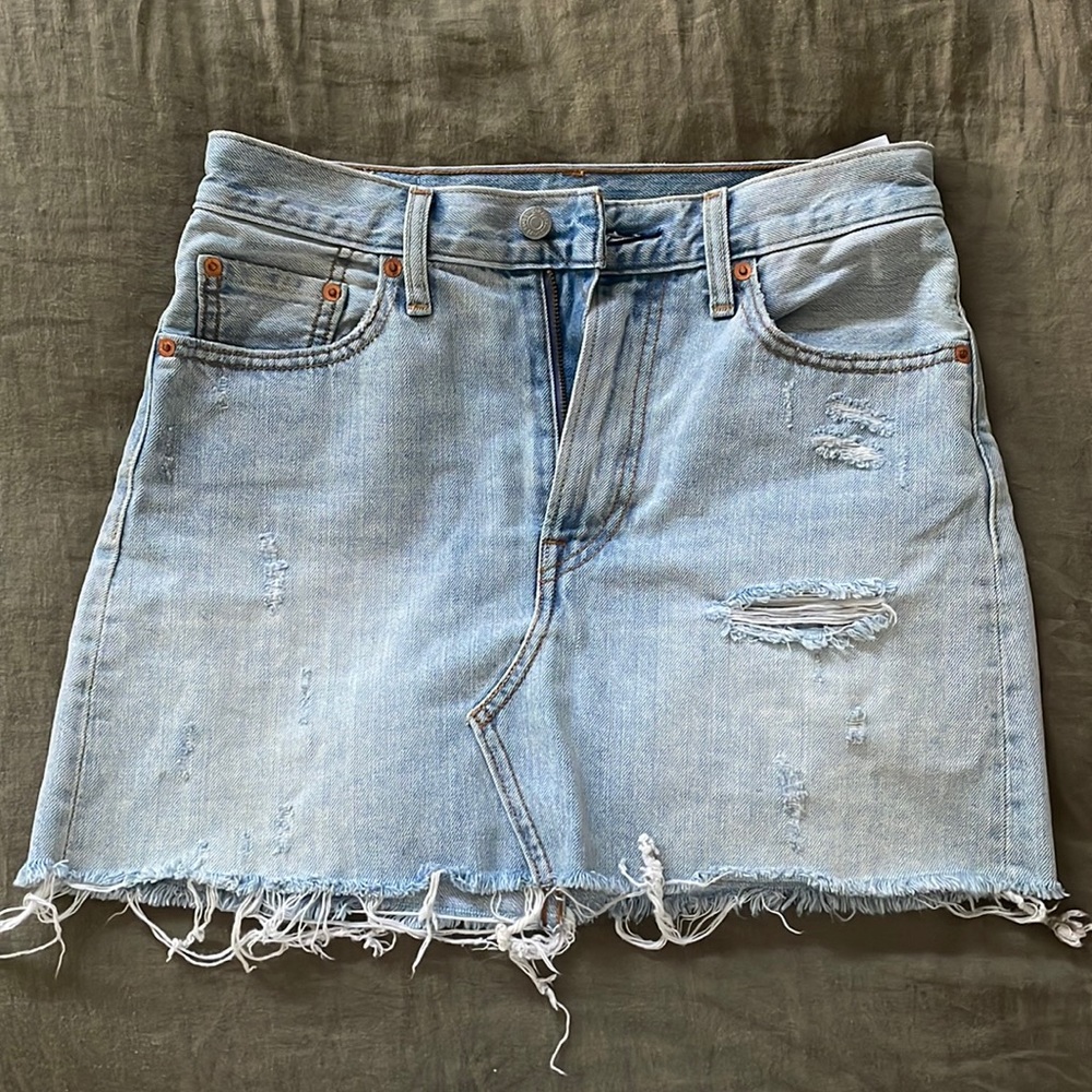 Levi’s denim skirt size 26